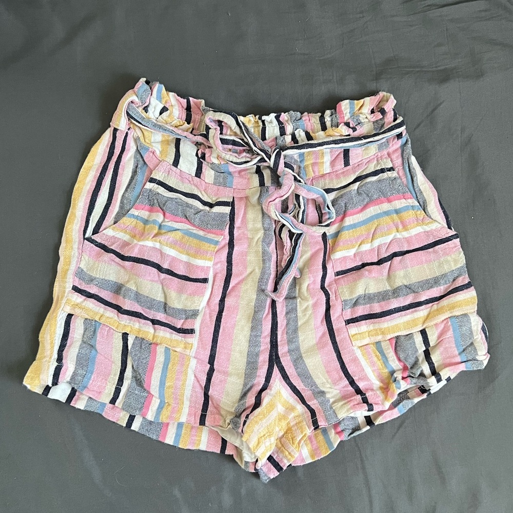 linen bucket shorts with pockets